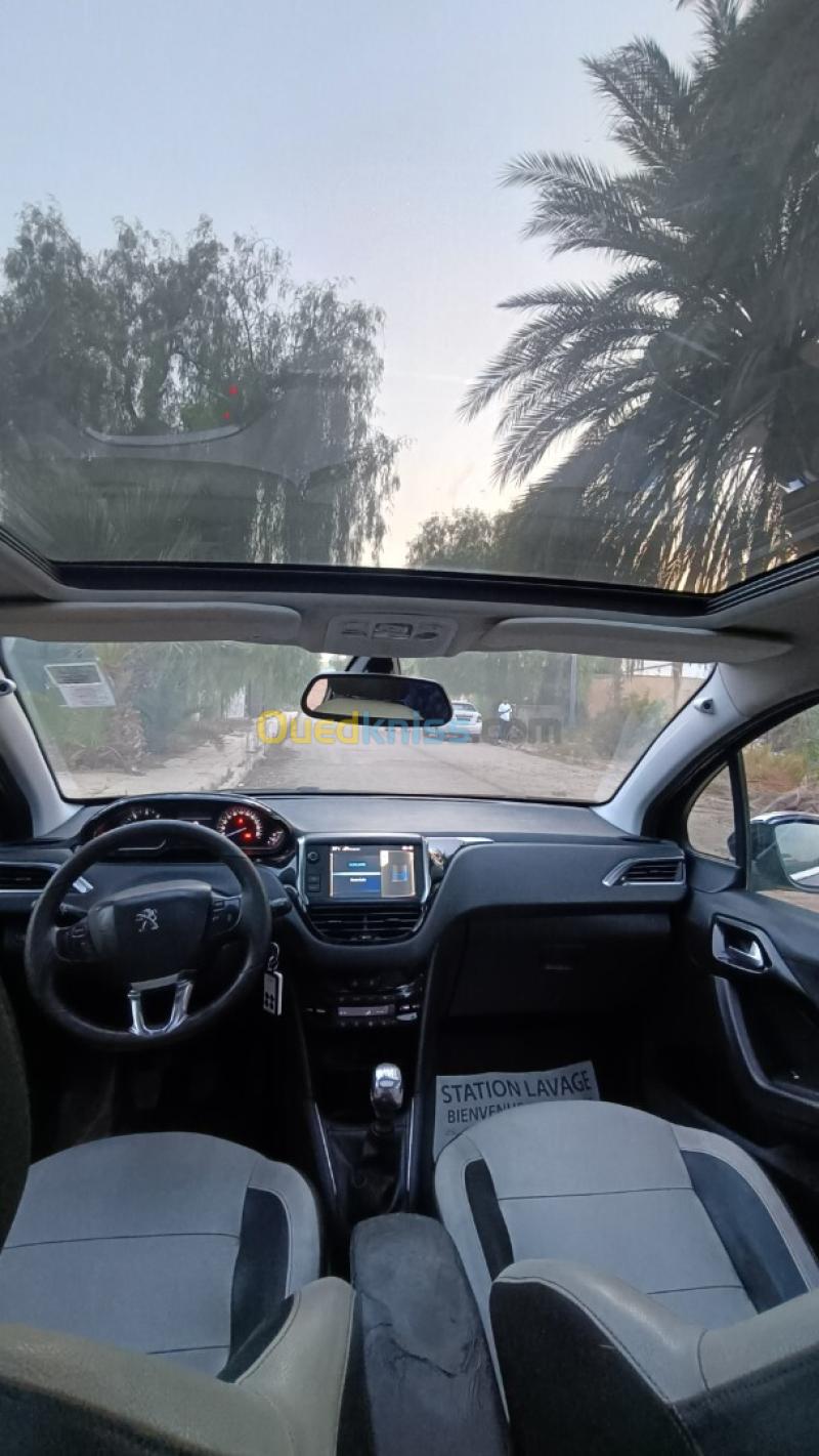 Peugeot 208 2015 Allure Facelift 14