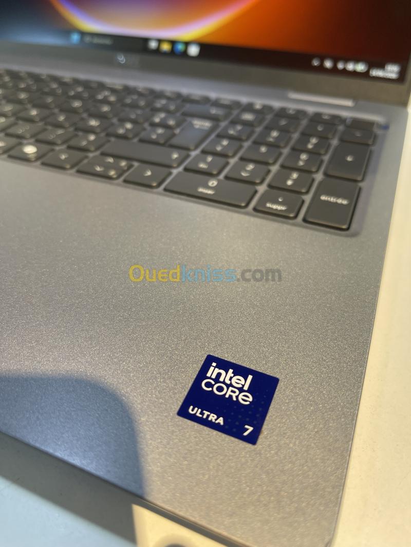 DELL LATITUDE 5550 Ultra7 165H 16GB DDR5 256SSD