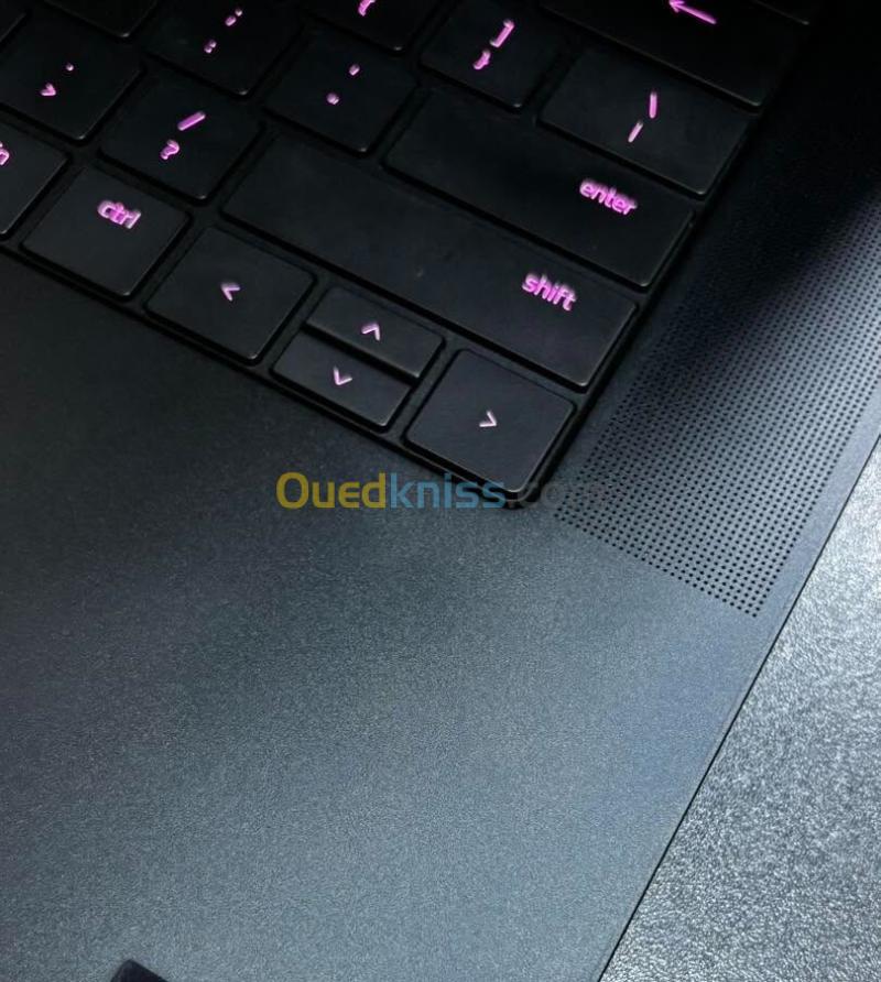 RAZER BLADE 15 (2022) INTEL CORE i7 12800H 2.40GHz UP TO 4.80GHz 32GO DDR4 1TB SSD NVME NVIDIA RTX 3080Ti 16GB VRAM INTEL IRIS XE GRAPHICS 15.6 INCH 2.5K 240Hz 3