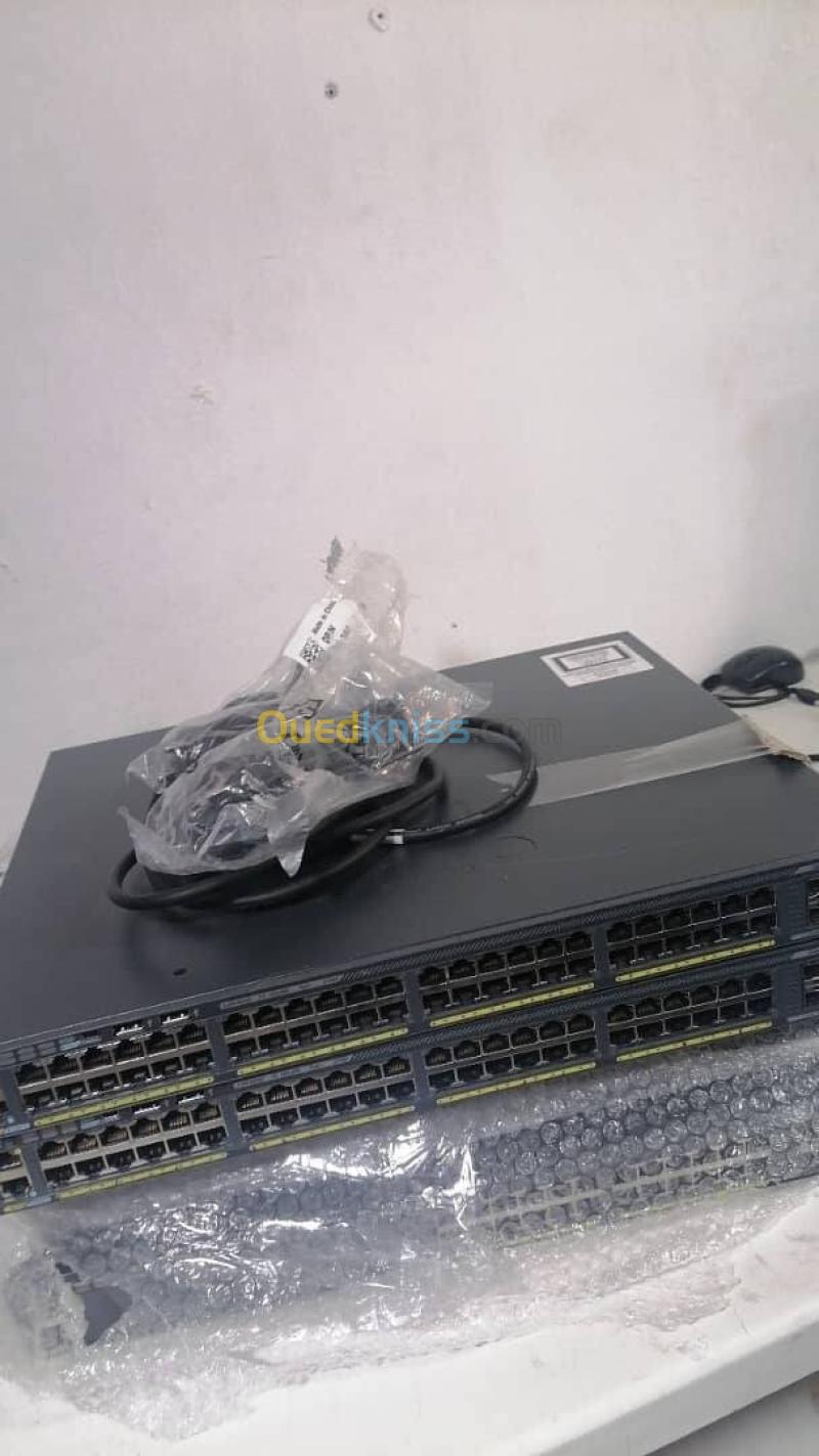 Switch Cisco Catalyst 2960 24/48 Ports PoE 3
