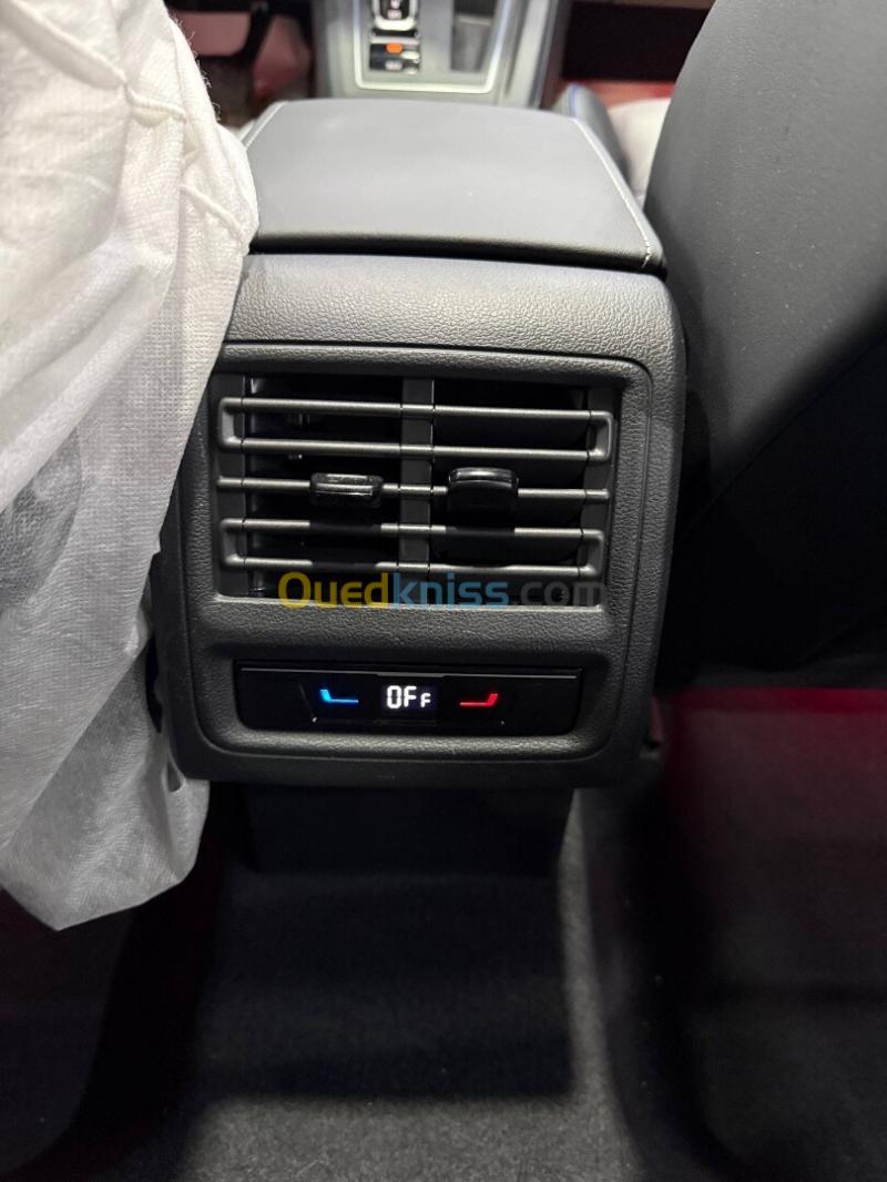 Volkswagen Golf 8 2026 R Black Edition  14