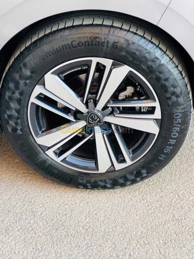Peugeot 308 2023 GT 2