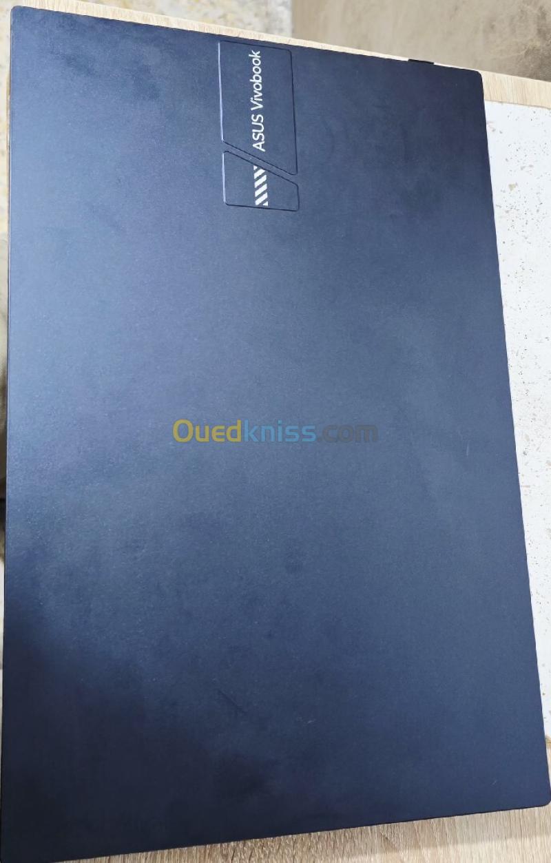 ASUS VivoBook X1504VA Core i7 13eme génération  16 Go RAM 512 Go SSD 5