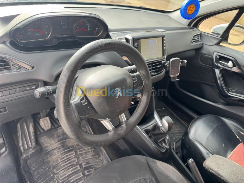 Peugeot 208 2013 Allure 8