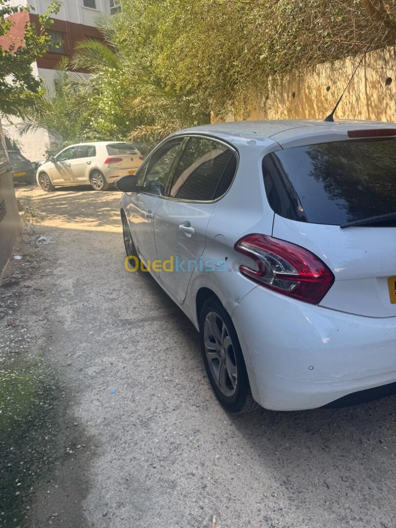 Peugeot 208 2013 Allure 5
