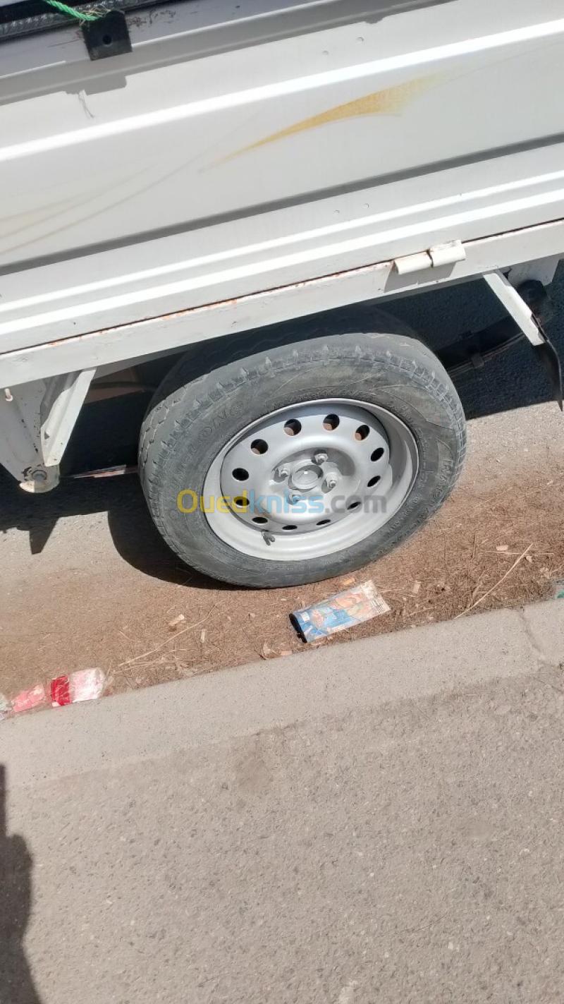 Gonow سامبل كابين 2014 9