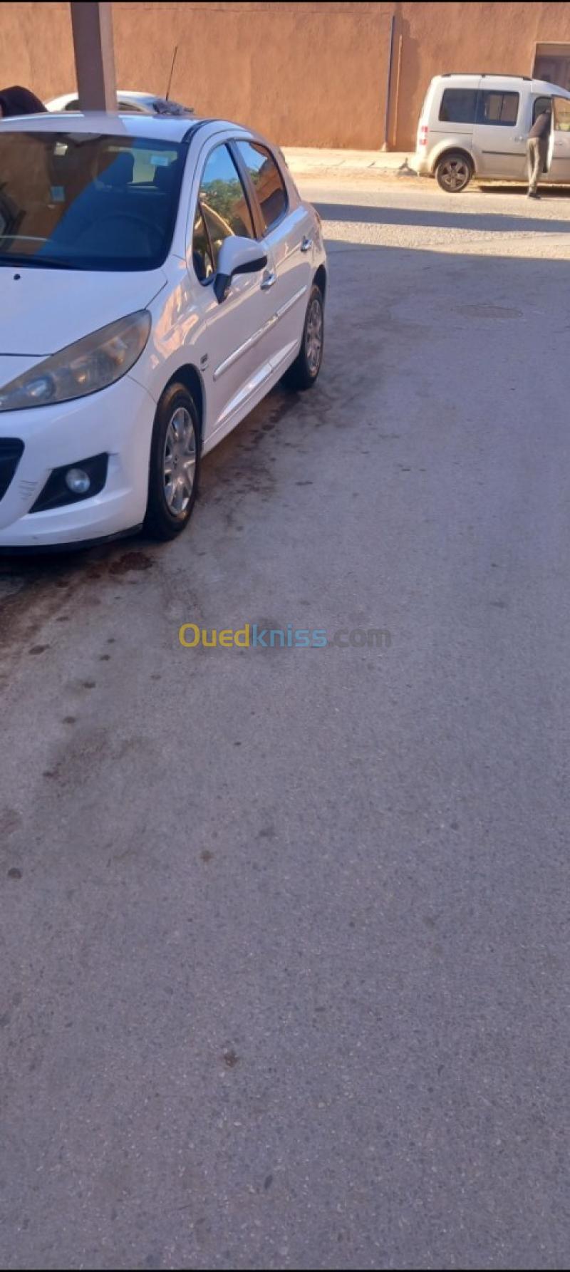 Peugeot 207 2013  4