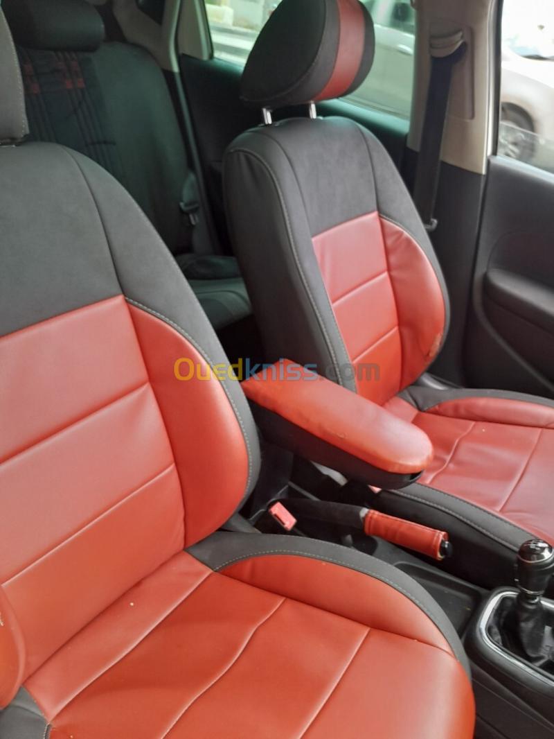 Volkswagen Polo 2012  3