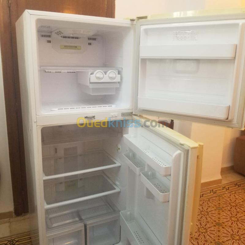 Réfrigérateur de marque Samsung capacité 450 litres