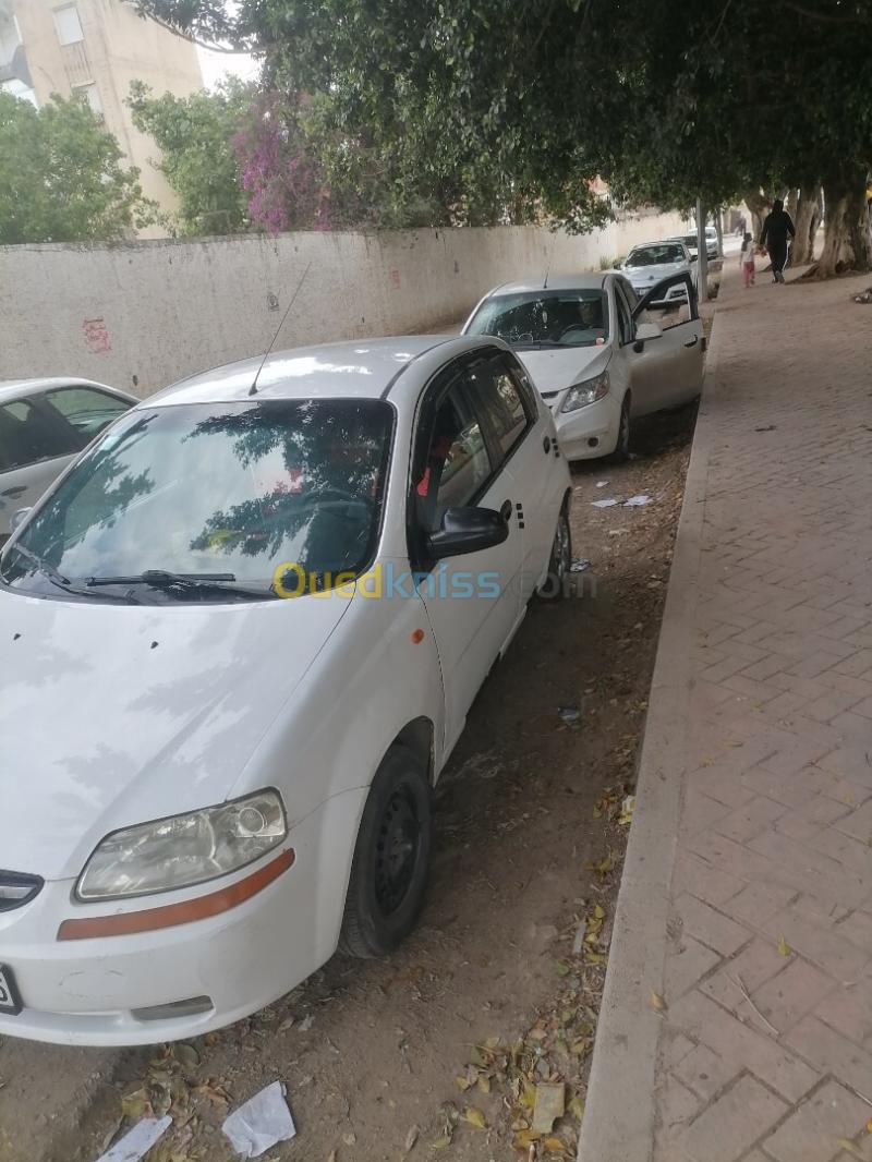 Chevrolet Aveo 5 portes 2004 Aveo 5 portes 3