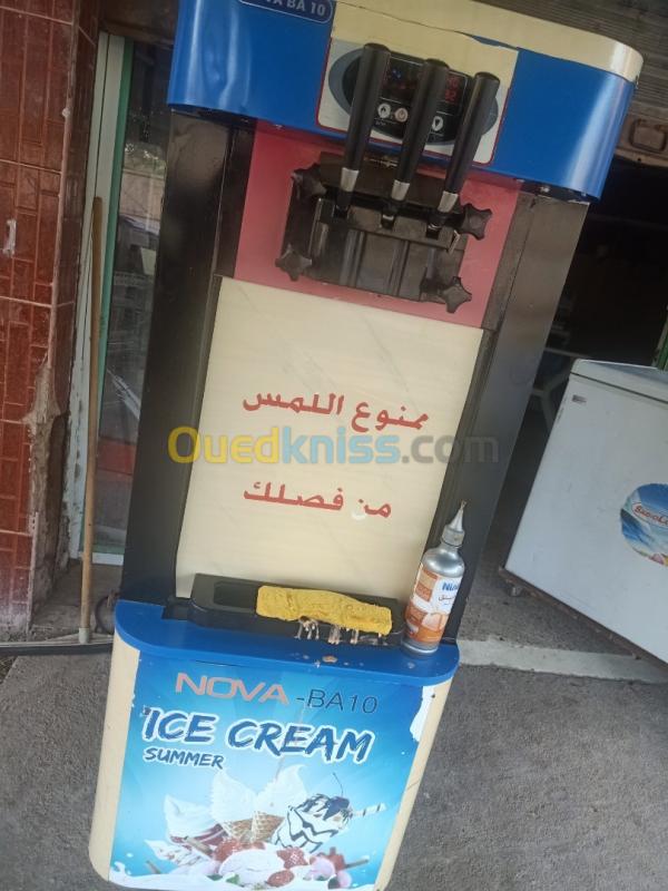  آلة صنع المثلجات 