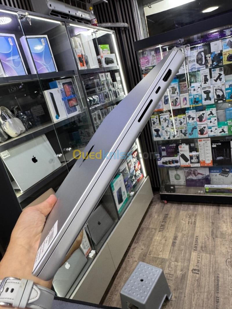 MacBook Pro M1 MAX 16" 64G 512G etat 10/10 cycle 86 MDM 6