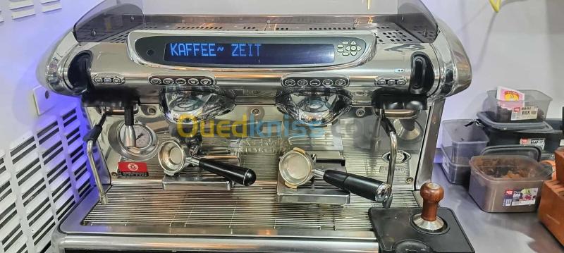 Machine à café expresso professionnelle faema excellent état 2