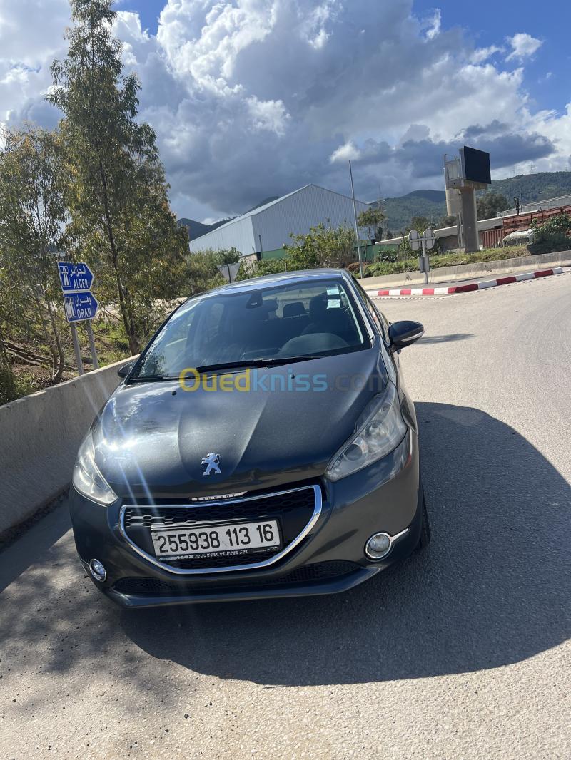Peugeot 208 2013 Allure 3