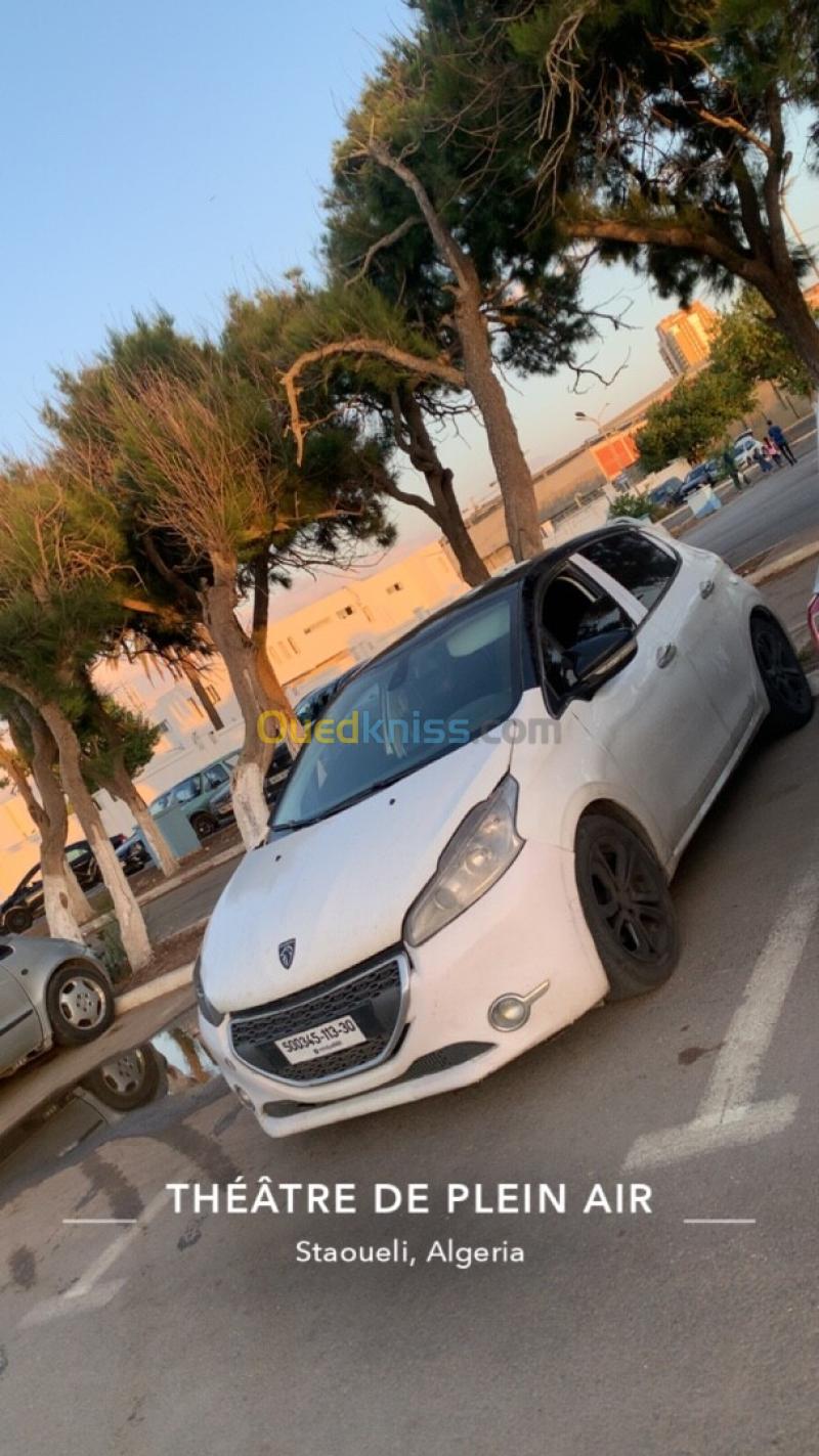 Peugeot 208 2013 Allure 4