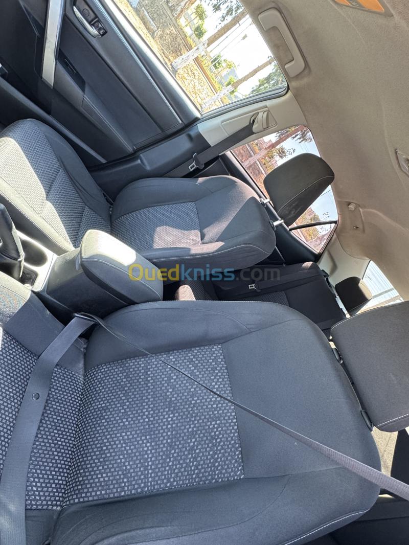 Toyota Corolla 2015 Corolla 6