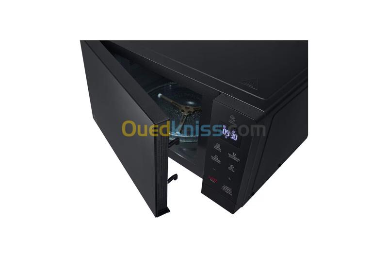 Micro-ondes LG  MS3032JAS Solo  NeoChef 30L ON OFF |Solo  Ouverture de porte par bouton 12