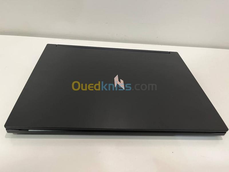 acer nirto v16 ai 2025 180hz RTZ 5050 16GB NVME 512GB SSD