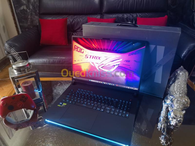 ASUS ROG STRIX SCAR 18 - Ultra 9 275HX - RTX 5080 16Go - Ecran 18" QHD+ Mini-Led 240Hz - RAM 32Go - SSD 2To 3