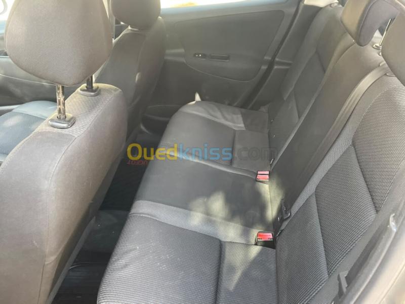Peugeot 207 2013 Allure 12