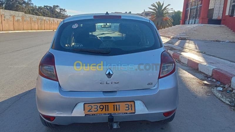 Renault Clio 3 2011 Night and Day