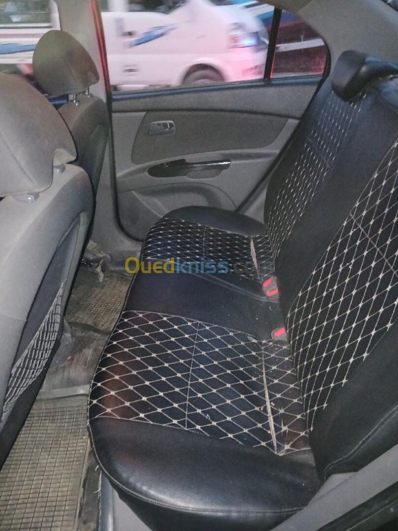 Kia Rio 5 portes 2011  4