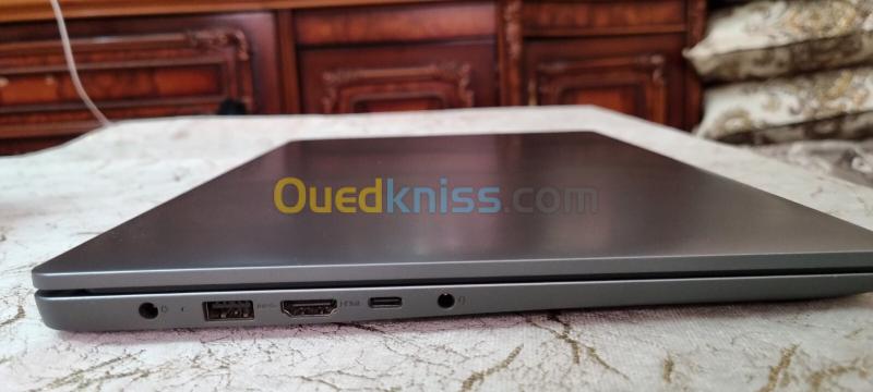 Lenovo IdeaPad Slim 3 Ryzen 5 7520U 8GB 512GB SSD 6