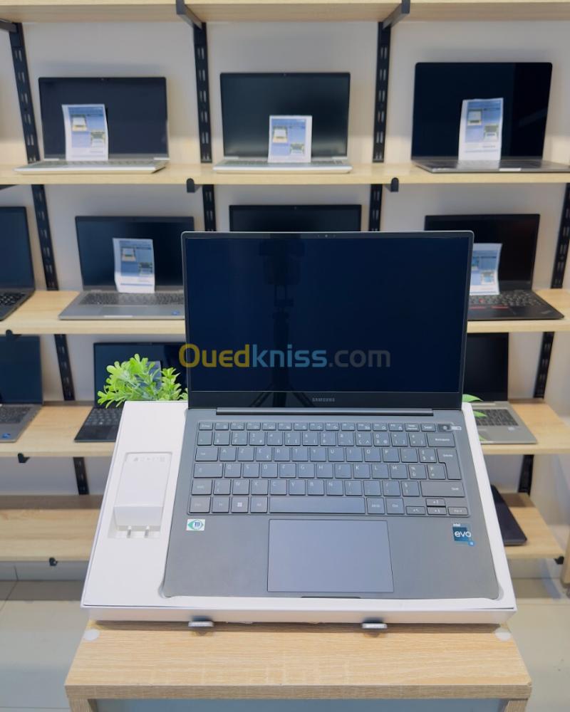 SAMSUNG Galaxy Book 2 Pro     i5-1240P   8/256  AMOLED  Cycle 5 Avec Boite 2