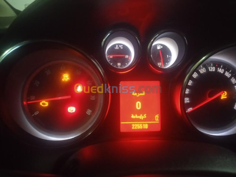 Opel Astra 2011 Astra 14